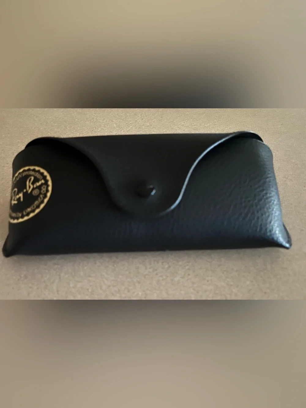 Iconic Ray-Ban Clubmaster Sunglasses in Arista/Brown  w/ Original Case